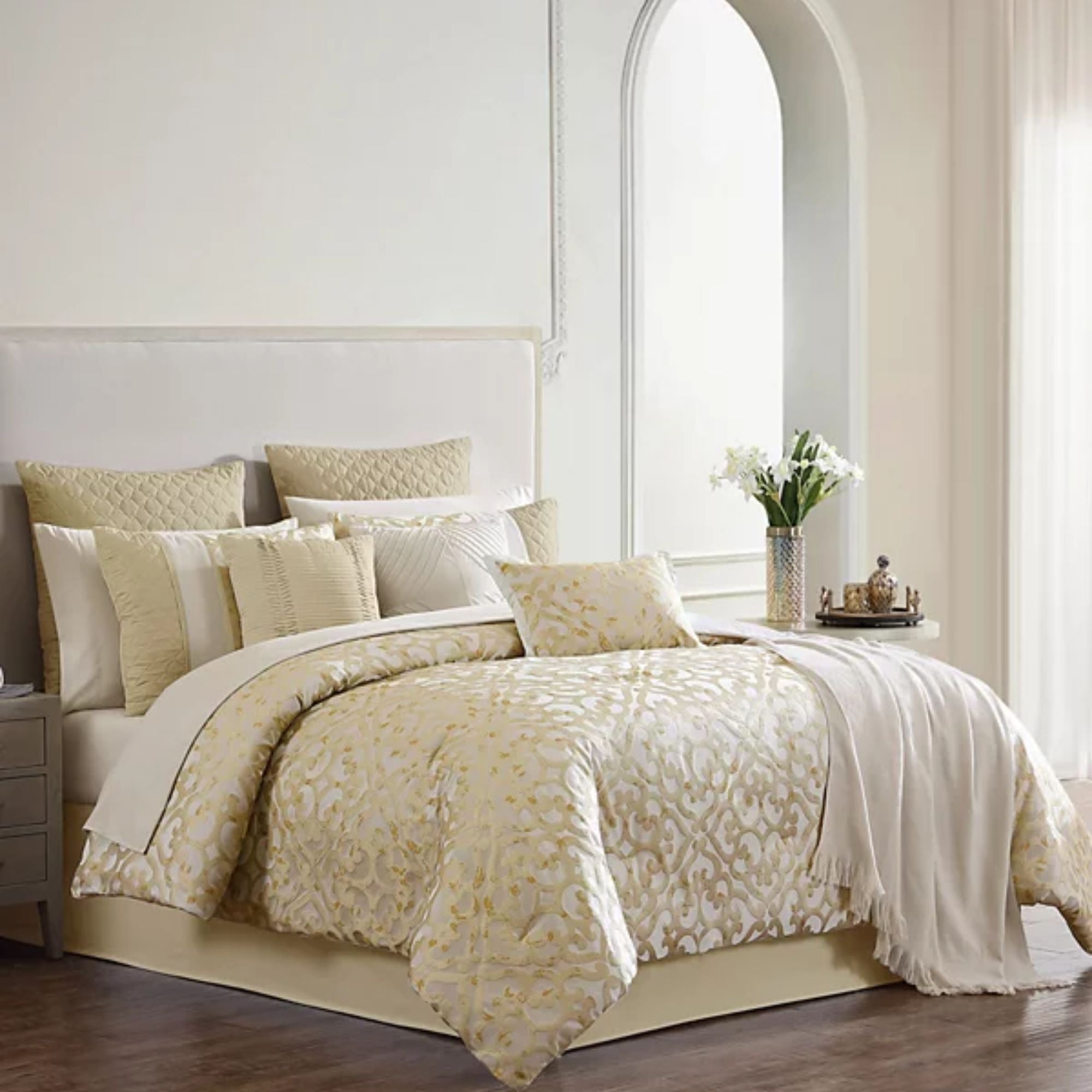 Hallmart Collectibles Caroline 14-Pc. Comforter Set, Queen - Gold