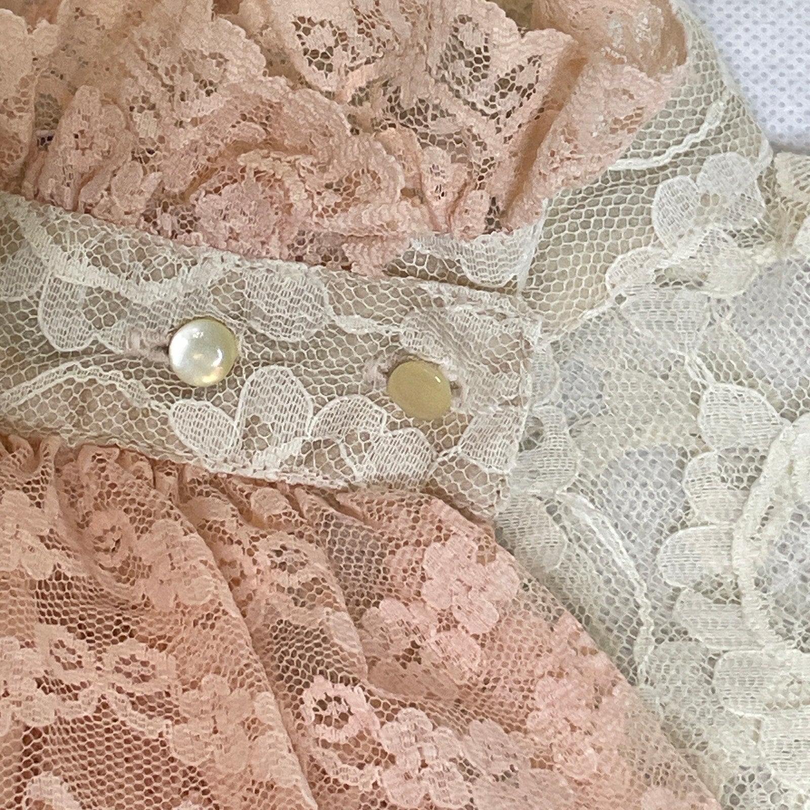 Lord & Taylor Vintage 1980s Cascade Collar Lace Blouse Pearl Buttons Women Small