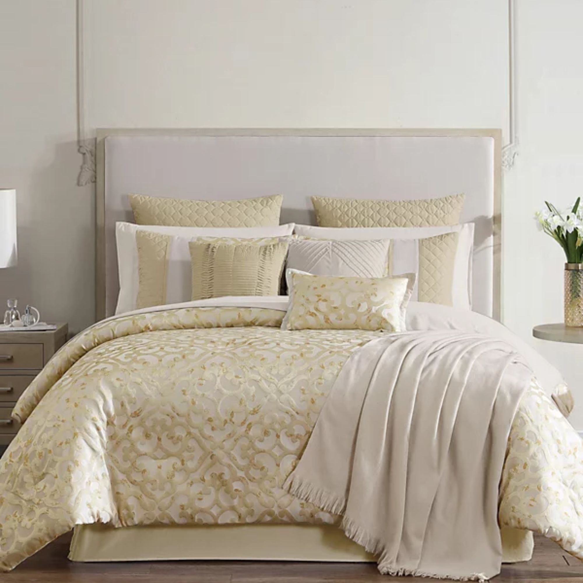Hallmart Collectibles Caroline 14-Pc. Comforter Set, Queen - Gold
