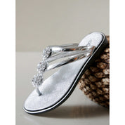Women's Flower And Rhinestone Silver Thong Sandals in Size 8