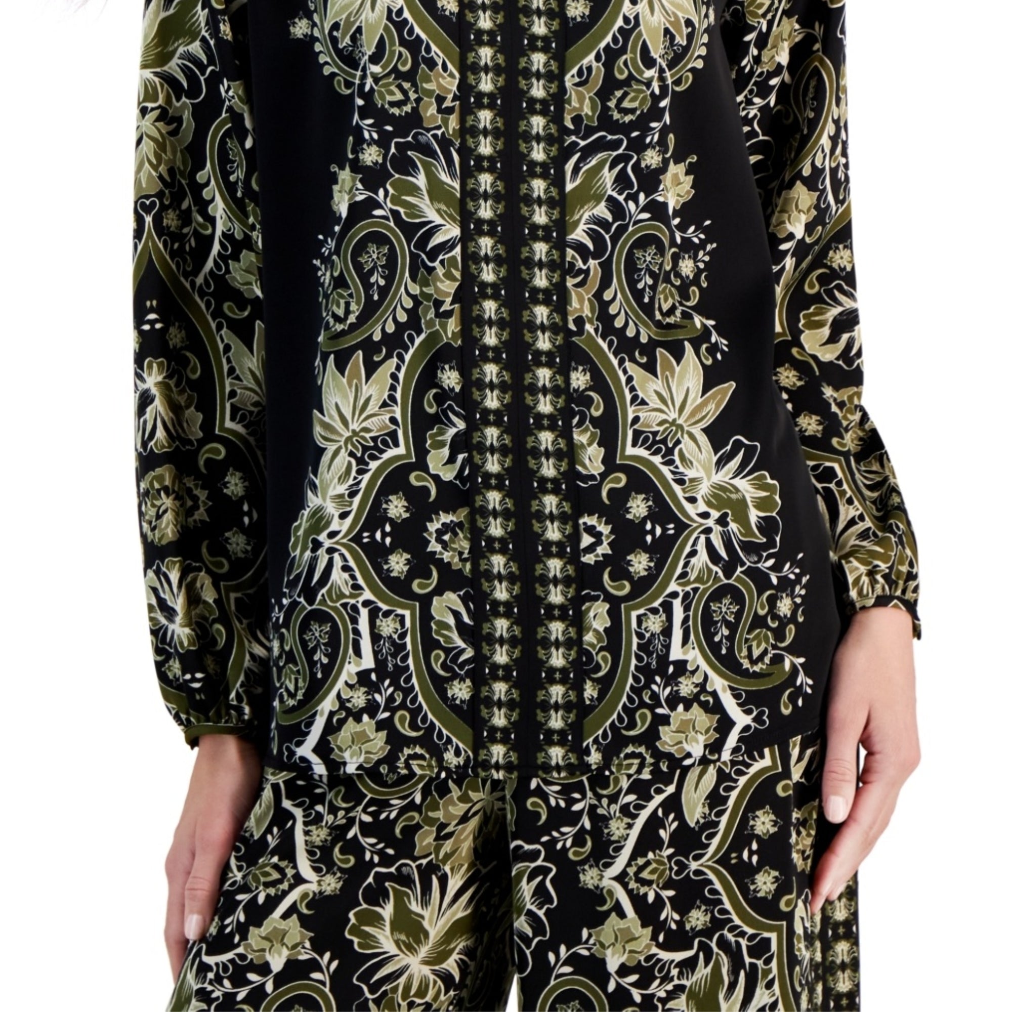 JM Collection Women's Long Sleeve Printed V-Neck Satin Top – Deep Black Combo, Large