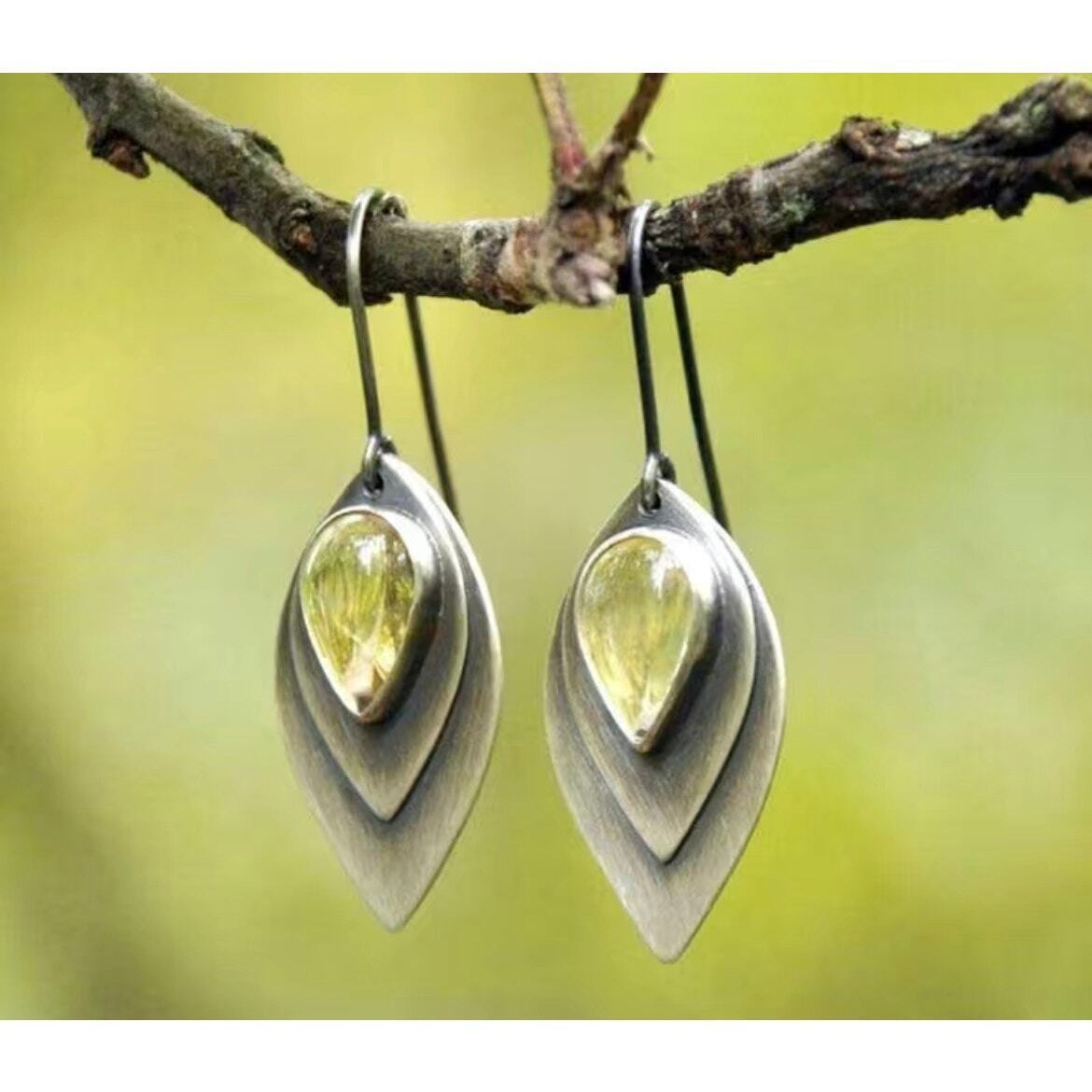 Inlaid Bead Antique-Style Dangle Earrings with Metal Carving Pattern