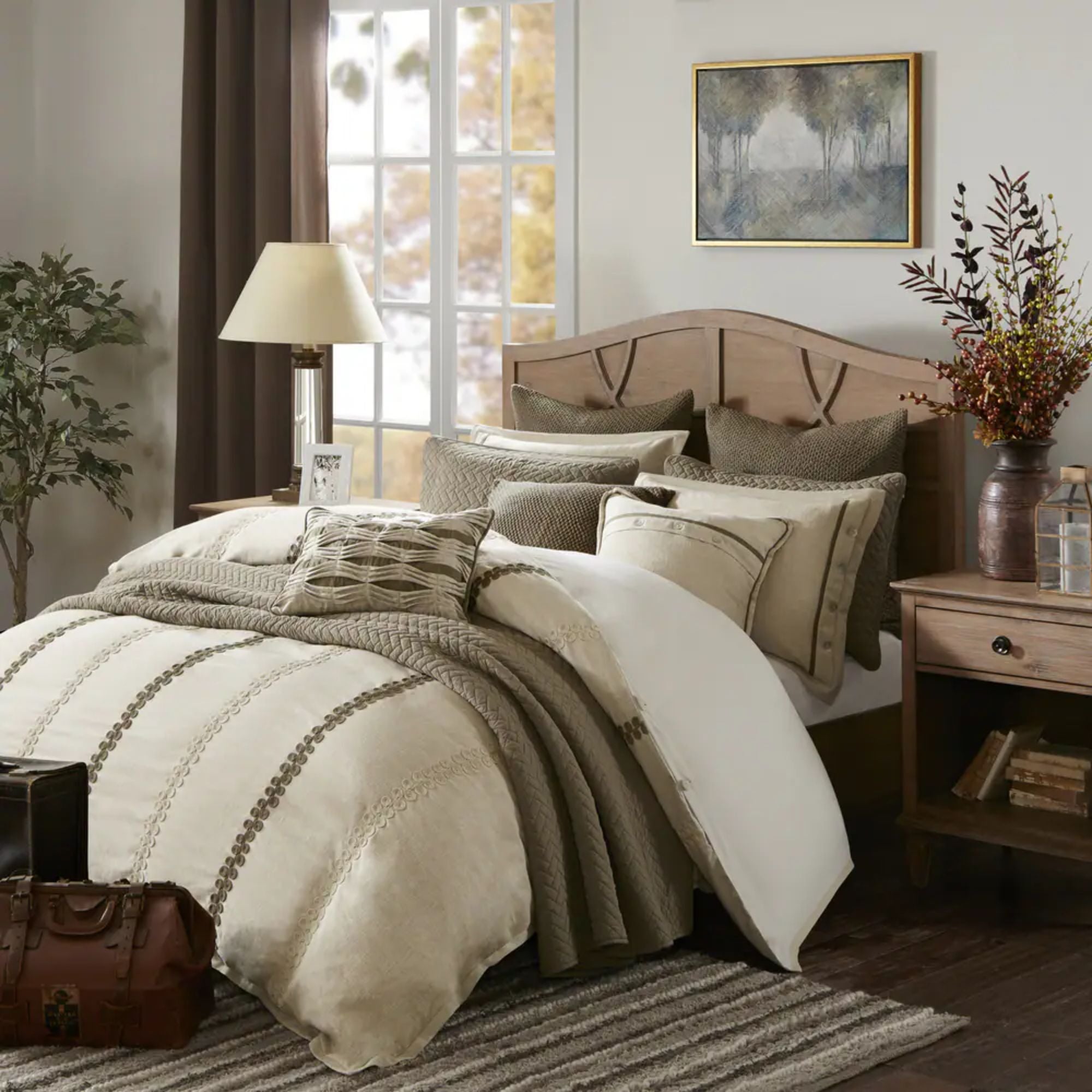Madison Park Signature Chateau Queen Comforter Set in Linen - Olliix