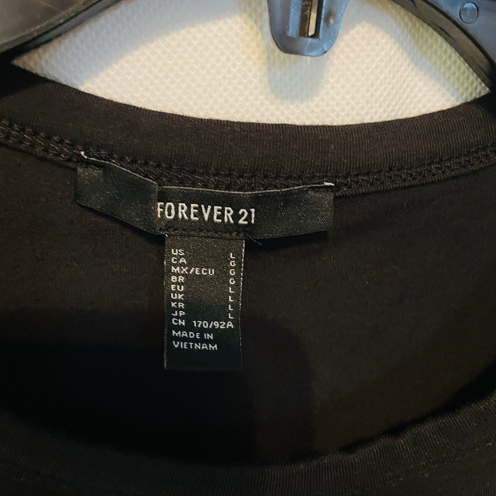 Forever21 Women's Short Sleeve Rainbow Peace Graphic Crop Top, Black - Large